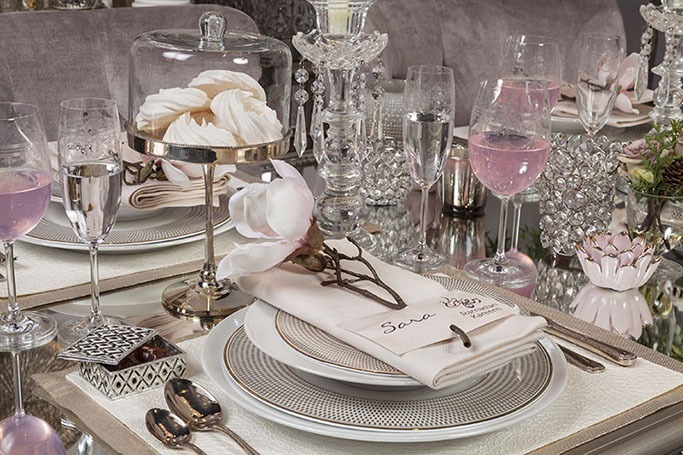 Top 5 Tips On How To Decorate a Table